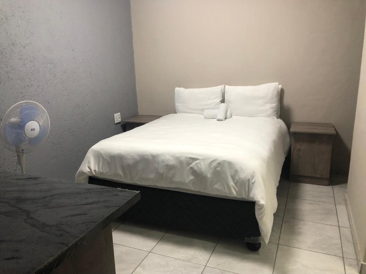 The Nest Overnight And Accommodation Usakos Extérieur photo