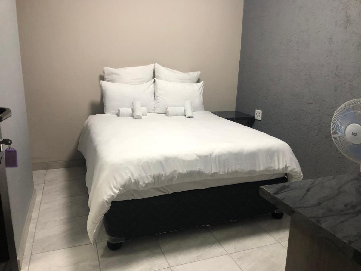 The Nest Overnight And Accommodation Usakos Extérieur photo