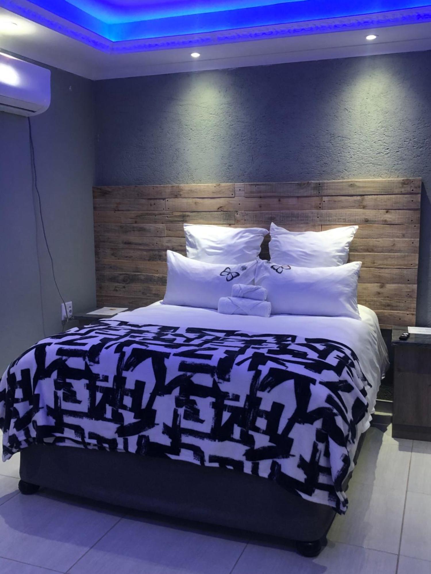 The Nest Overnight And Accommodation Usakos Extérieur photo